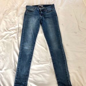 Levi’s light wash skinny jeans